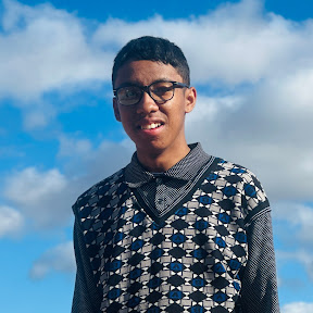 Professional portrait of Luca Randrianirina, game and web developer